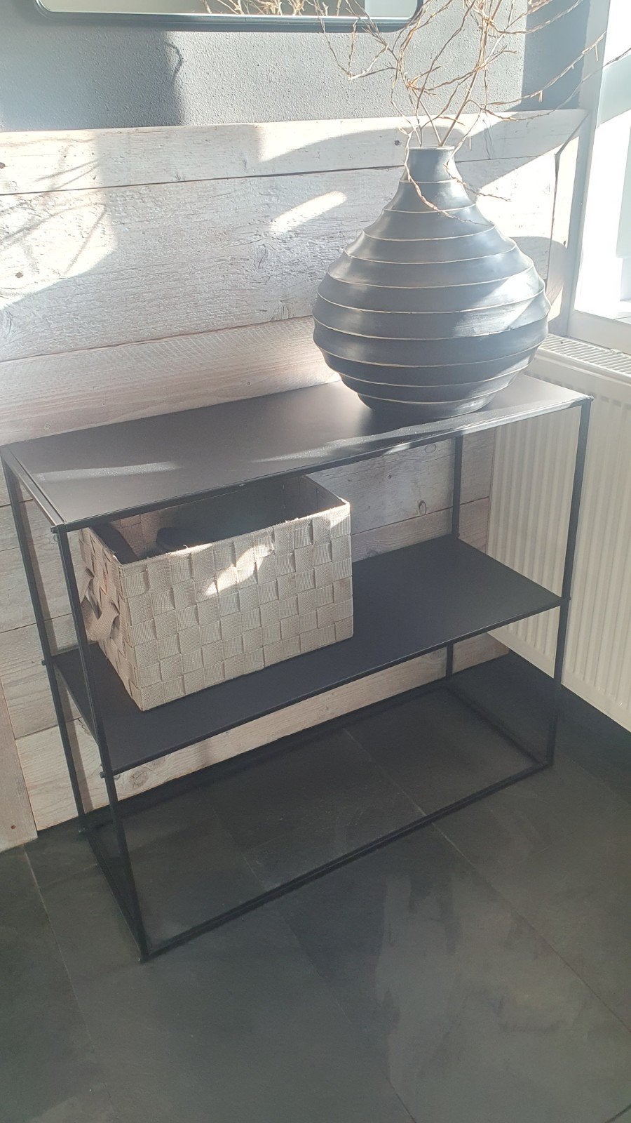 Zwart metalen sidetable, open kastje 78x 68,5x 30.
ophalen, Huis en Inrichting, Ophalen, Gebruikt, Modern, Industrieel, 25 tot 50 cm