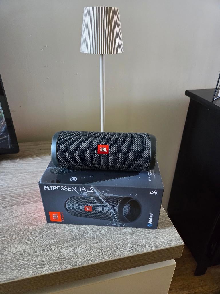 Jbl flip 2 essential, JBL, Overige typen, Ophalen of Verzenden, Zo goed als nieuw