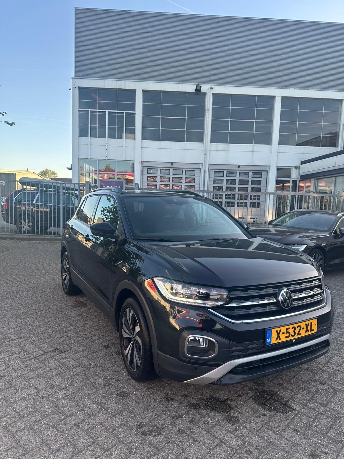 Volkswagen T-Cross 1.0 TSI 110pk 7-DSG 2022 Zwart, T-Cross, Zwart, 19 km/l, Particulier