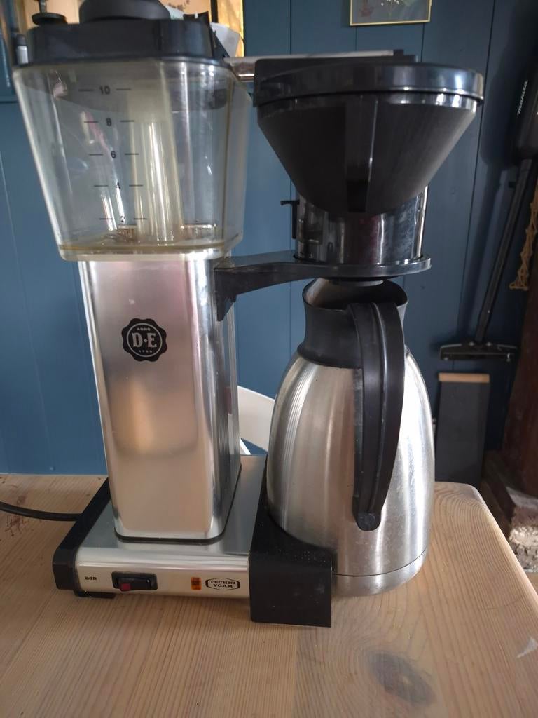 Douwe Egberts koffiezetapparaat met thermoskan, Ophalen