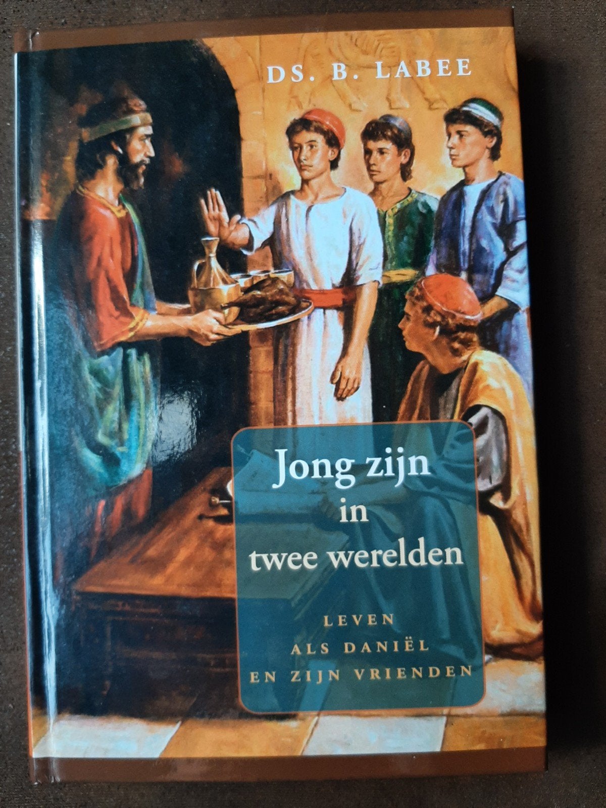 Jong zijn in twee werelden - Ds. B. Labee, Boeken, Ophalen of Verzenden, Zo goed als nieuw