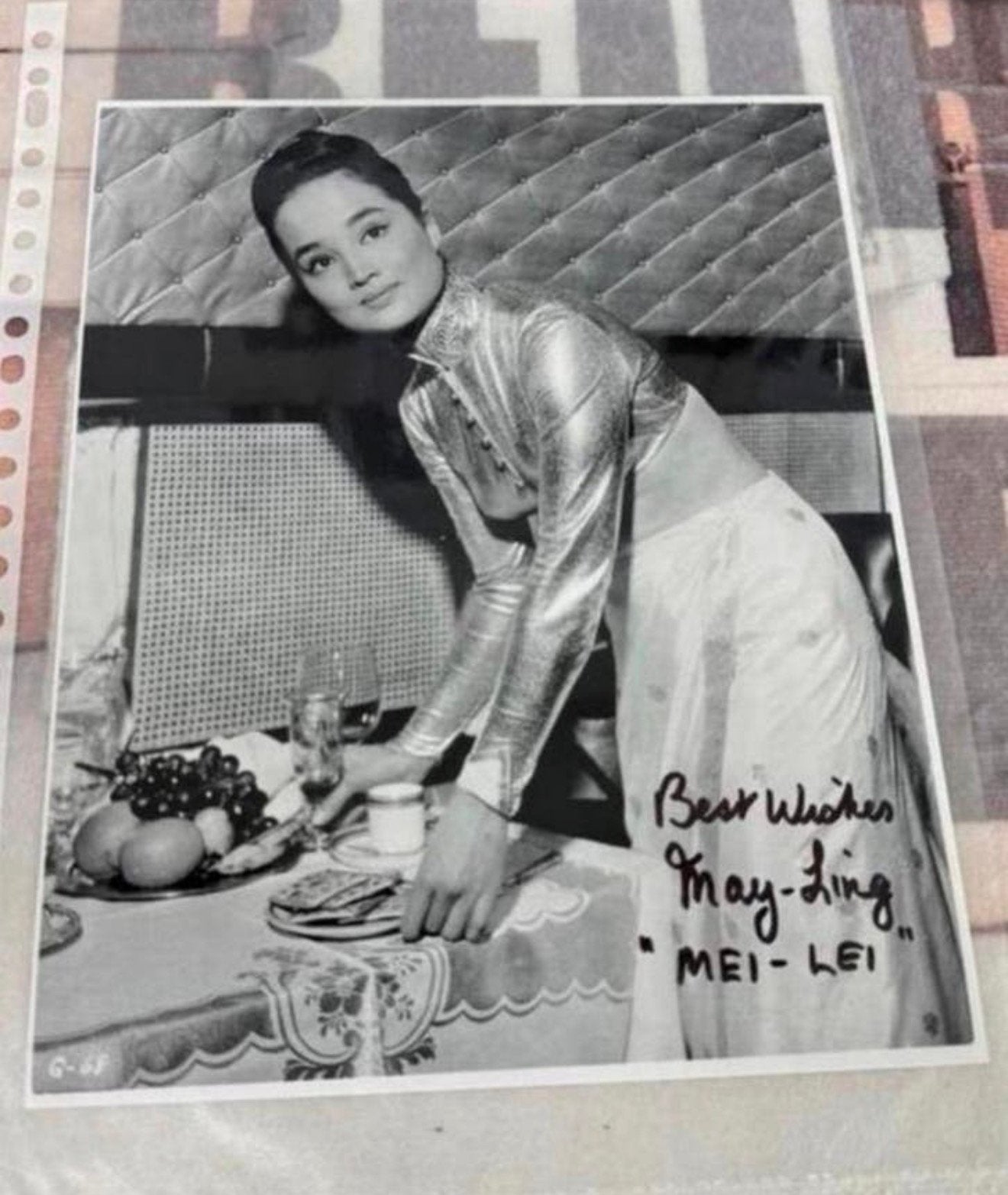 James Bond 007 Goldfinger May Ling Mei Lei signed photo COA, Ophalen of Verzenden, Zo goed als nieuw, Foto of Kaart, H