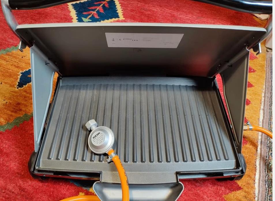 Mooie draagbare Gas BBQ izgst Camping Tuin Balkon, Ophalen, Zo goed als nieuw