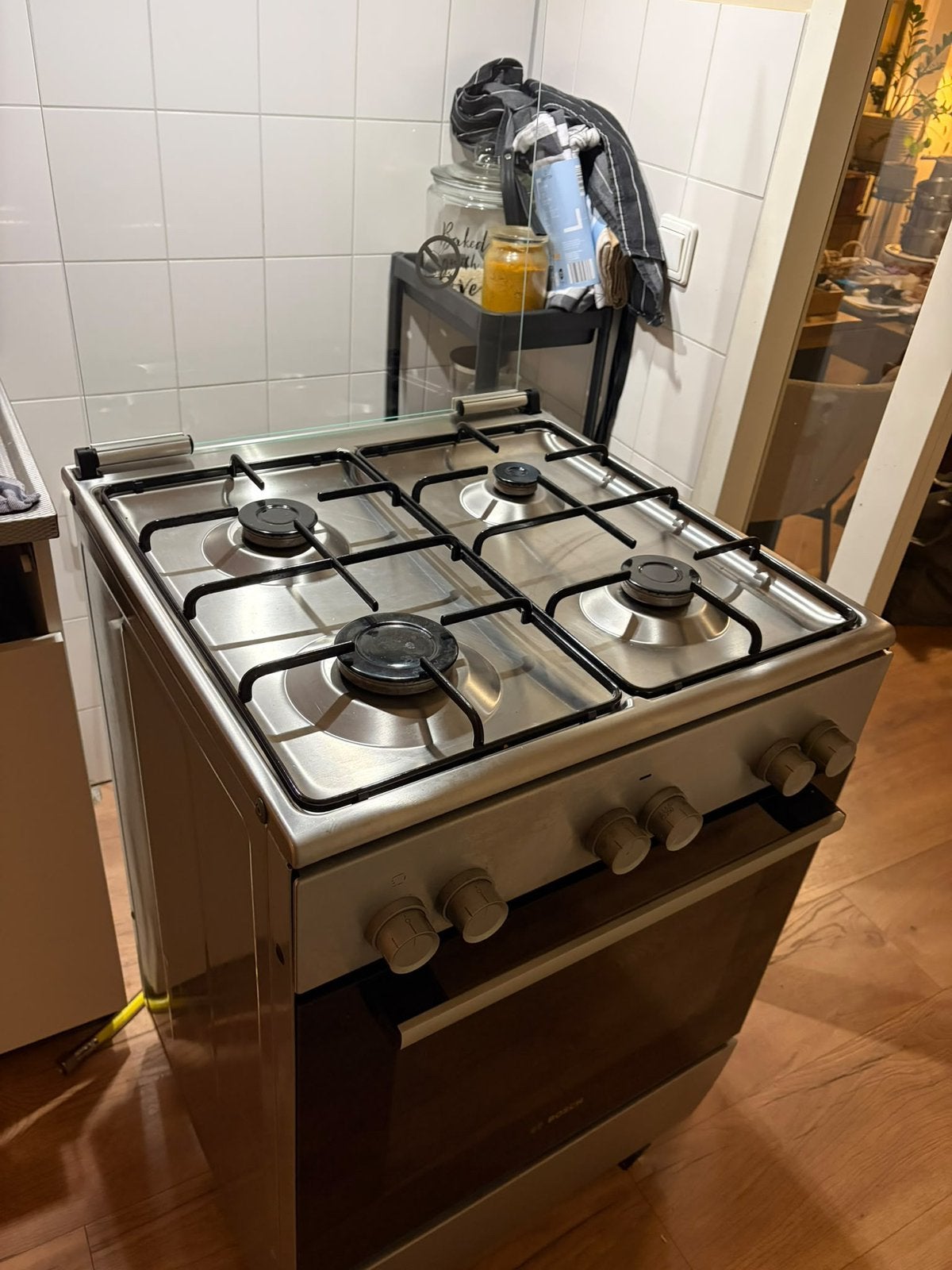 Bosch RVS gasfornuis met oven – 4 pits – nette staat, Zo goed als nieuw, Gas, Vrijstaand, 85 tot 90 cm