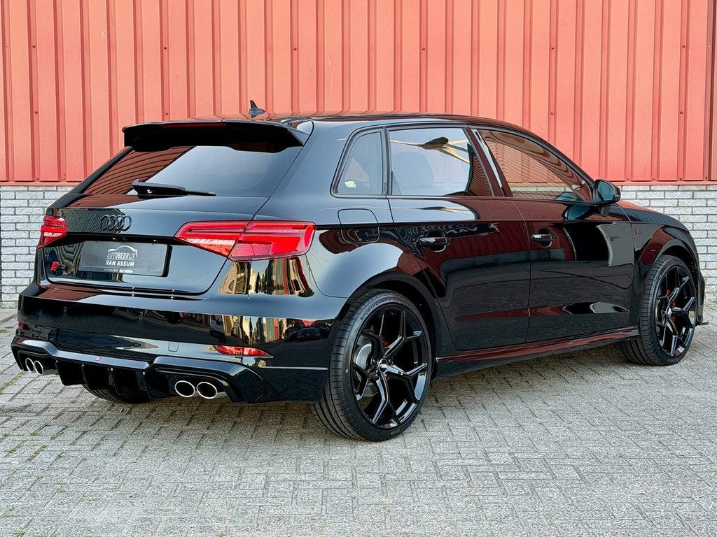 Audi A3 SPORTBACK 1.5 TFSI S-Line Virtual Carplay Camera S3, 4 cilinders, 150 pk, Zwart, Automatische klimaatregeling
