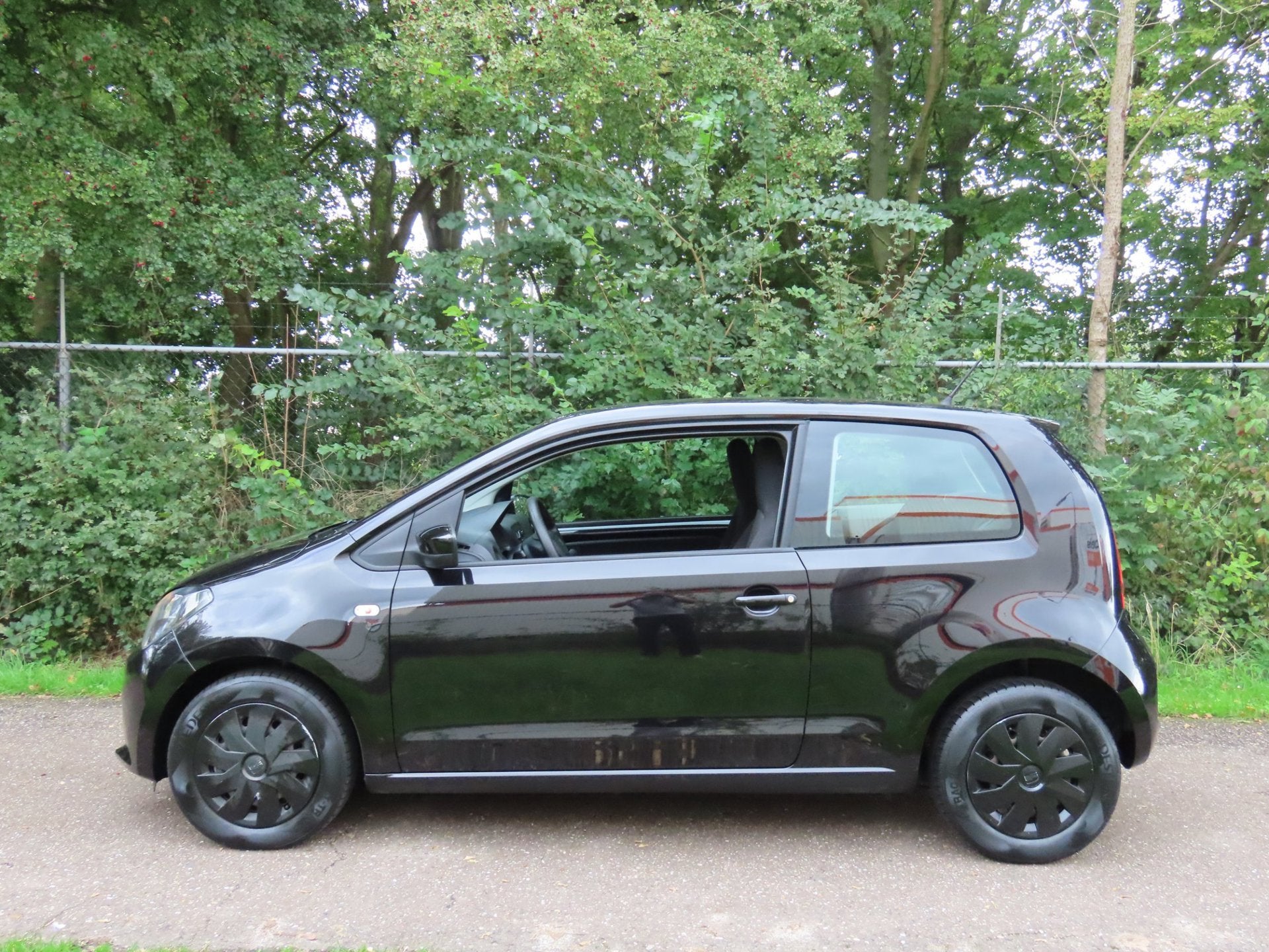 Seat Mii 1.0 Reference *Airco !, Voorwielaandrijving, Stof, Gebruikt, Zwart