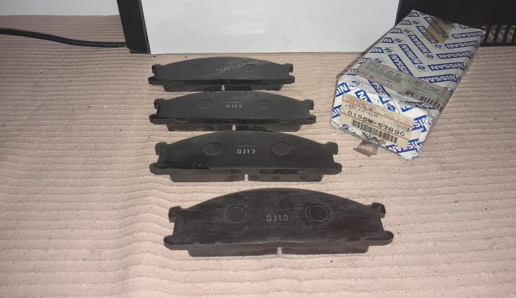 NISSAN Navara/Terrano/P.U. - Remblokken Set - NOS - UNIEK!!, Ophalen of Verzenden, Nieuw, Nissan