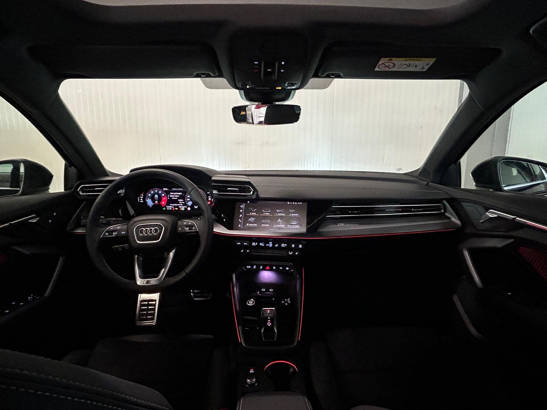 Audi A3 Sportback 35 TFSI S edition | PANO | S-LINE | SONOS, Auto's, Audi, 1300 kg, Euro 6, 4 cilinders, Zwart