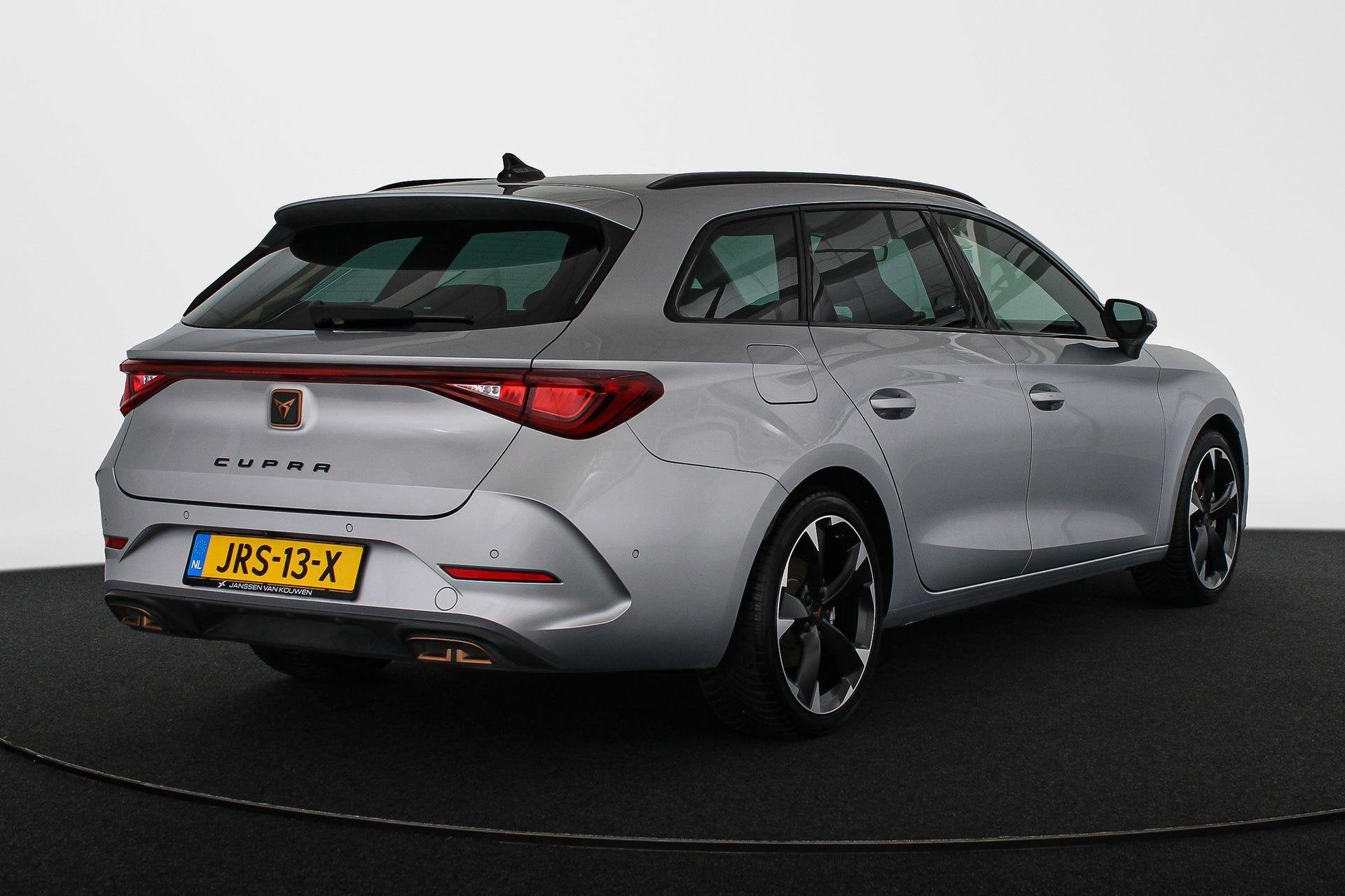 CUPRA Leon Sportstourer 1.4 e-Hybrid Achteruitrijcamera 18", Auto's, Stof, Gebruikt, 4 cilinders, 1589 kg