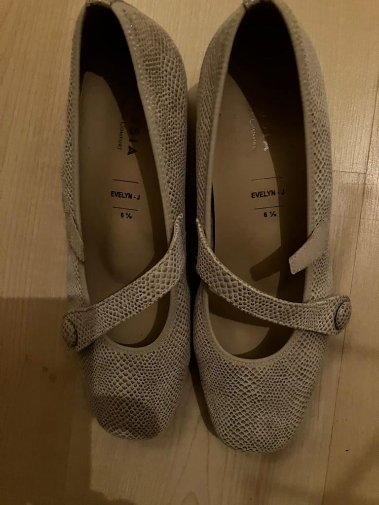Hassia Evelyn-J pumps, Pumps, Beige, Ophalen of Verzenden, Zo goed als nieuw