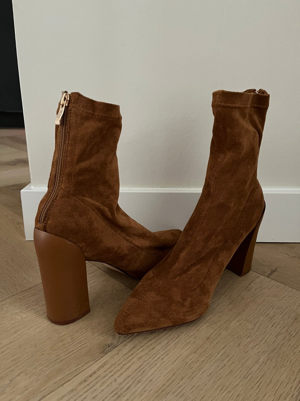 Mooie cognac dames hakken van Raid maat 38!, Kleding | Dames, Schoenen, Bruin, Lage of Enkellaarzen, Ophalen of Verzenden, Zo goed als nieuw