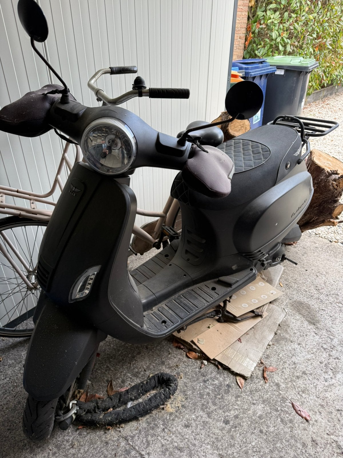 DJJD cashmere scooter zwart - opknapper, Gebruikt, Benzine, Ophalen, Overige merken