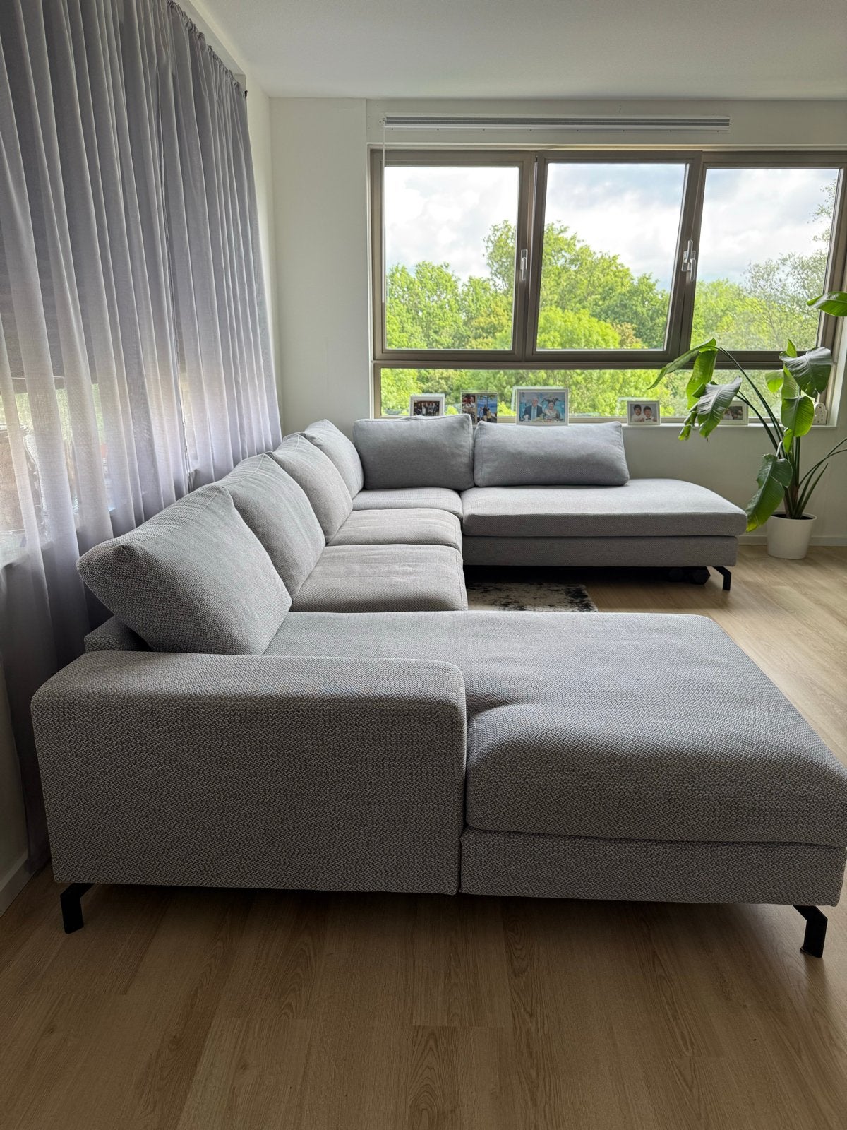MONTELL - Grote grijze hoekbank met chaise longue, Huis en Inrichting, Ophalen, Hoekbank, 300 cm of meer, Zo goed als nieuw