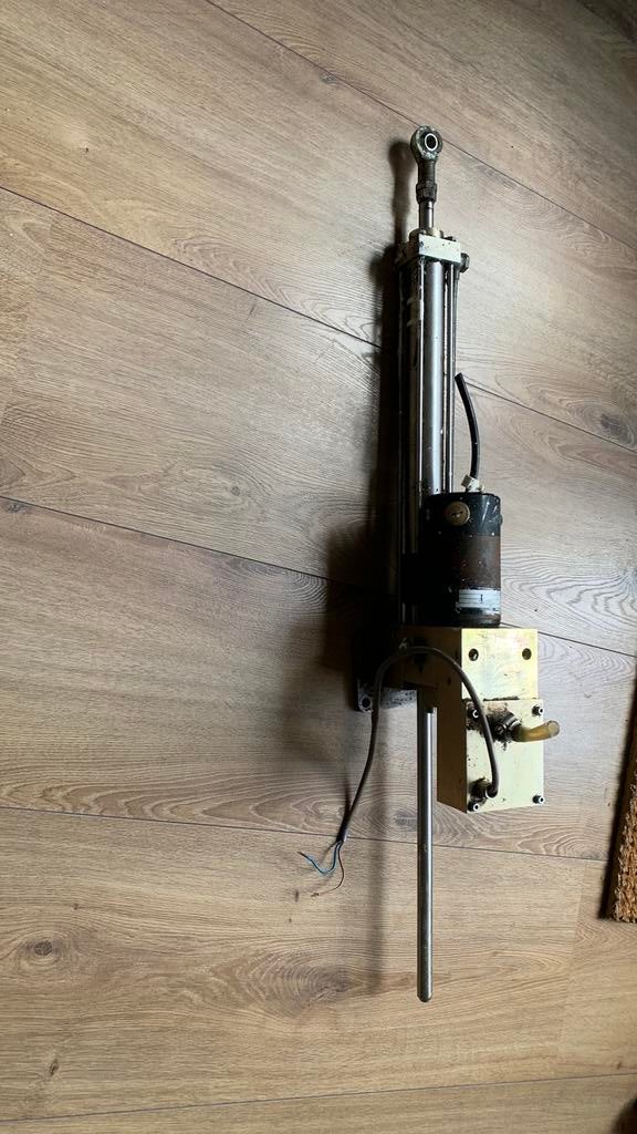 Lineaire drive hydraulisch simrad robertson HLD 1000L, Watersport en Boten, Bootonderdelen, Gebruikt, Motor en Techniek, Zeilboot of Motorboot
