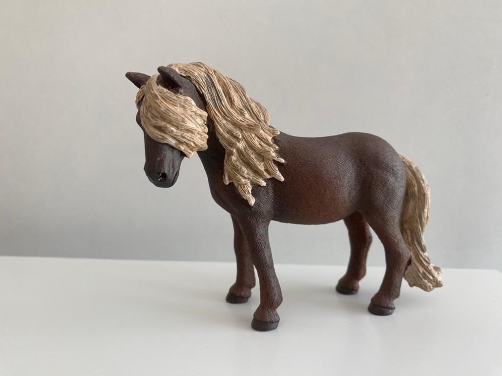 Ijslander bruin ~ 42363, Verzamelen, Dierenverzamelingen, Zo goed als nieuw, Beeldje of Figuurtje, Paard, Ophalen of Verzenden
