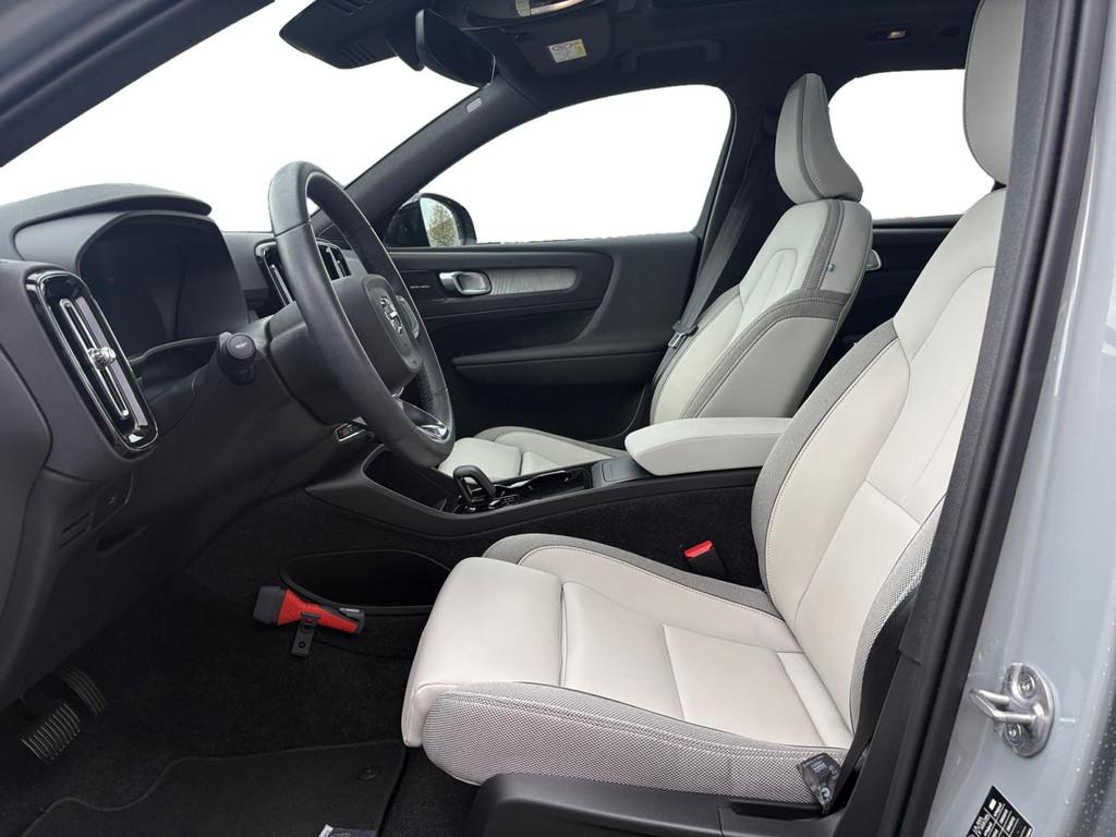 Volvo EX40 Single Motor Extended Range Ultra 82 kWh, Automaat, Achterwielaandrijving, 252 pk, Leder en Stof