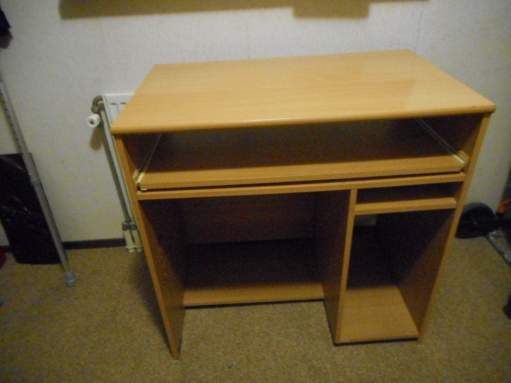 bureau met uitschuifplank Gratis, Afhalen., Ophalen, Gebruikt