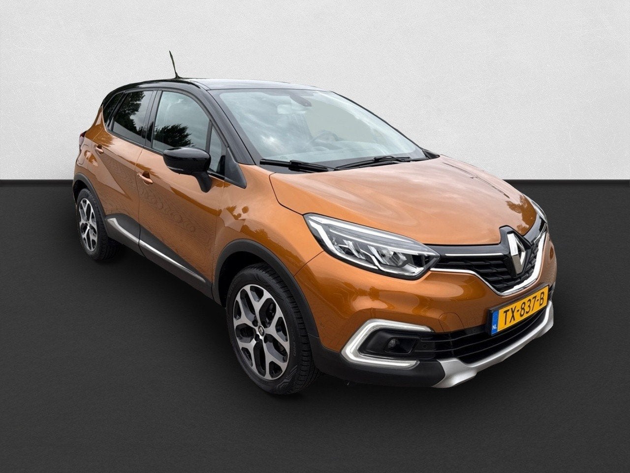 Renault Captur 0.9 TCe Intens CRUISE / NAVI / PDC / CLIMATE, 898 cc, Gebruikt, Euro 6, Bruin
