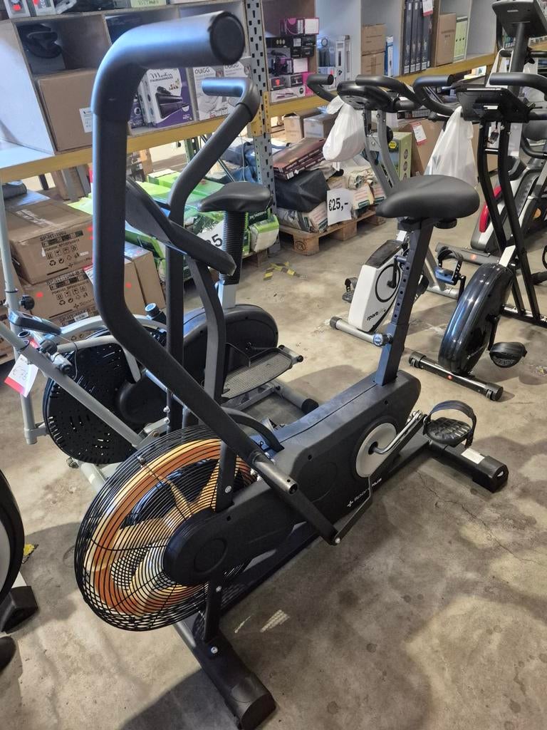 Airbike - Krachtige Cardio Training, Sport en Fitness, Fitnessapparatuur, Ophalen, Benen, Gebruikt, Onbekend