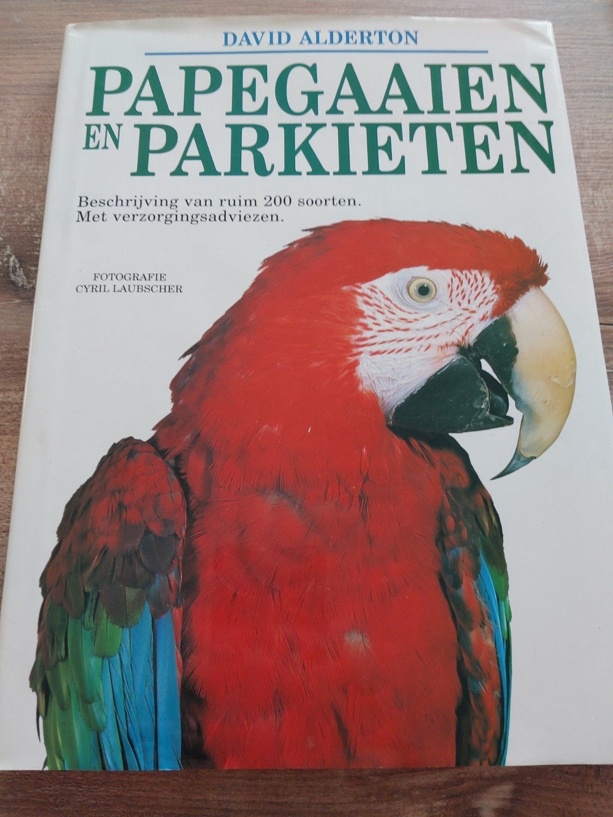 david Alderton- Papegaaien en Parkieten, Meerdere dieren, Papegaai