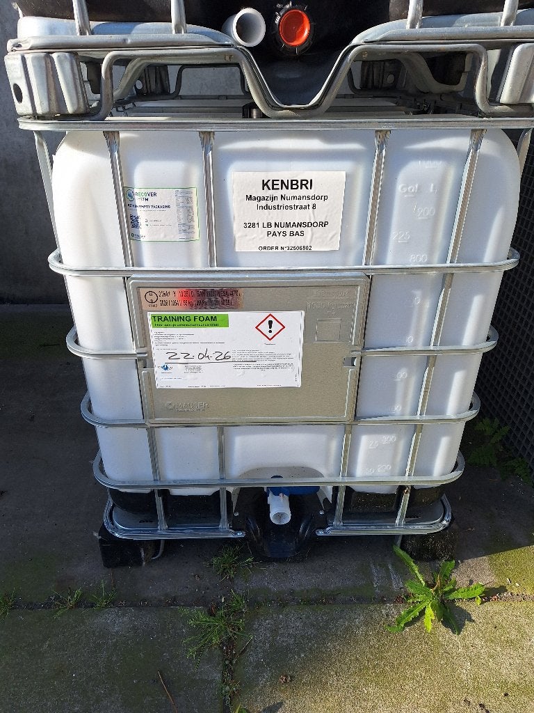 IBC 1000 liter vat, 150 liter of meer, Ophalen, Zo goed als nieuw, Met kraantje