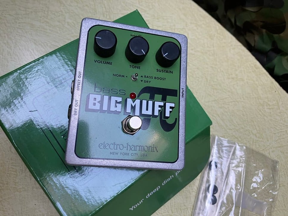 Electro-Harmonix Bass Big Muff Pi Fuzz Pedaal, Muziek en Instrumenten, Effecten, Ophalen of Verzenden, Zo goed als nieuw, Distortion, Overdrive of Fuzz