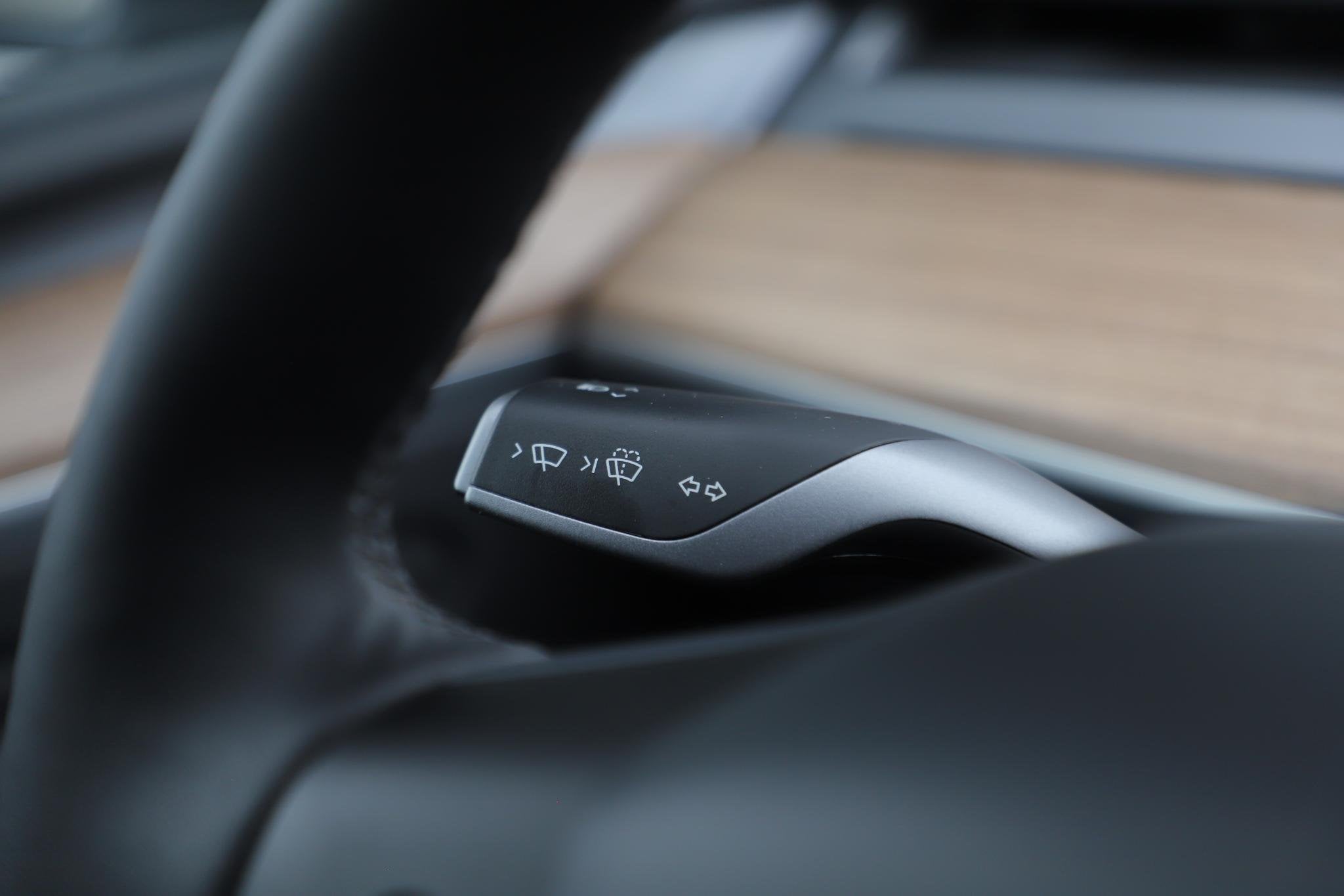 Foto 15 van Tesla Model Y Long Range AWD 75 kWh Afneembare Trekhaak Pano