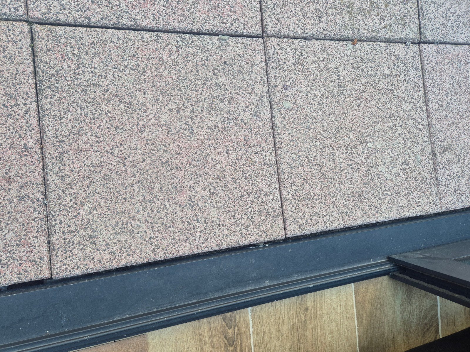Gebruikte terrastegels, grijs/rood gespikkeld, Gebruikt, Ophalen of Verzenden, 10 m² of meer, Beton