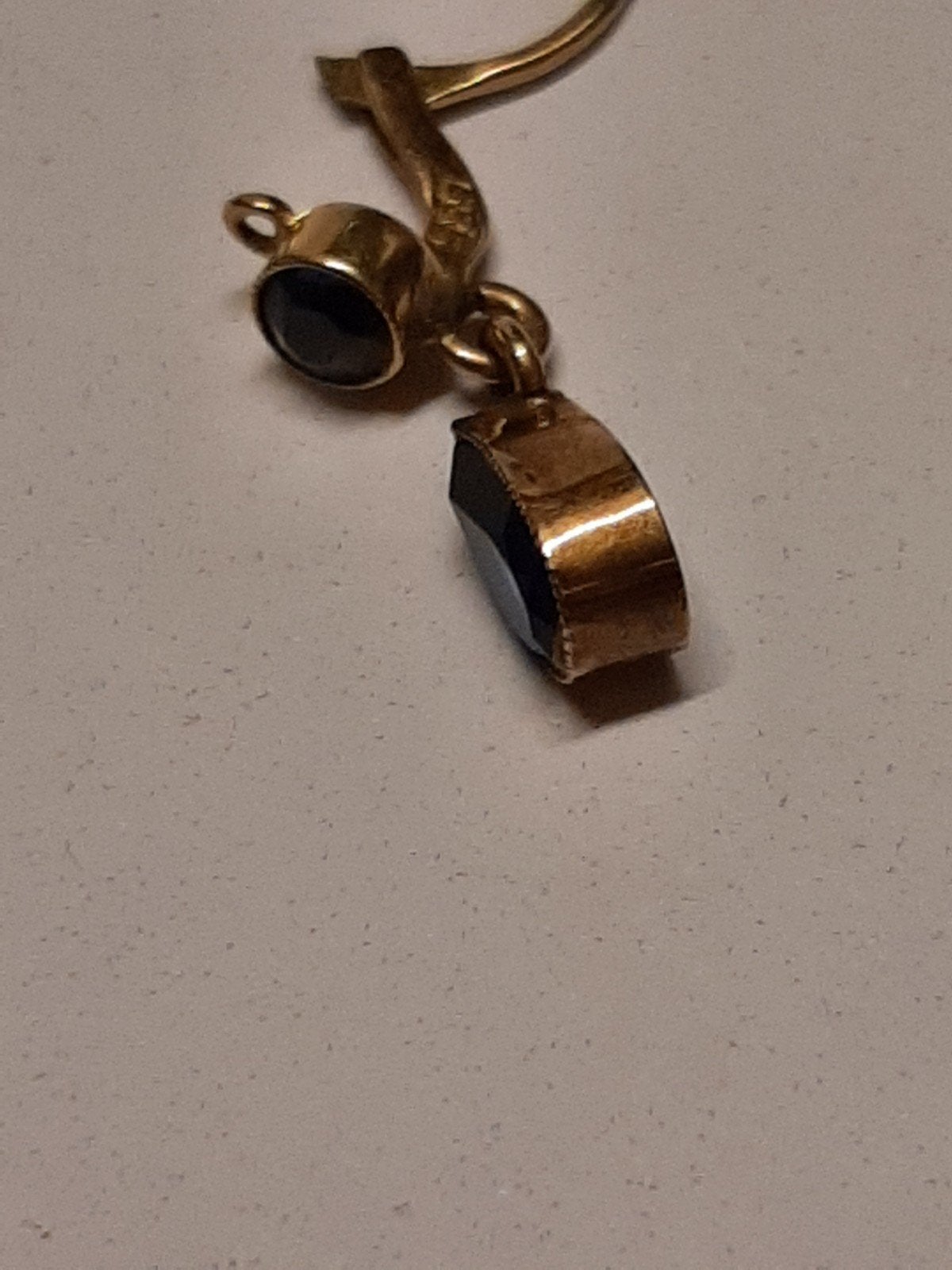 Prachtige 14K gouden oorbellen met saffiertjes, Ophalen of Verzenden, Met edelsteen, Goud, Goud