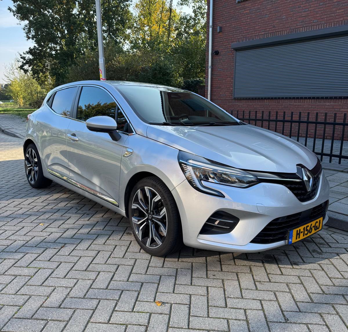 Renault Clio Edition One 1.0 TCe 100pk 2020 Grijs, Voorwielaandrijving, Zwart, 580 kg, 49 €/maand