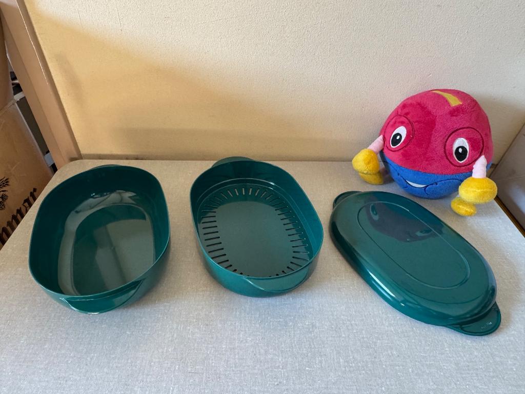 Z.G.A.N. 3 delig TUPPERWAVE 1,5 L Magnetronschaal TUPPERWARE, Huis en Inrichting, Keuken | Tupperware, Ophalen of Verzenden, Zo goed als nieuw