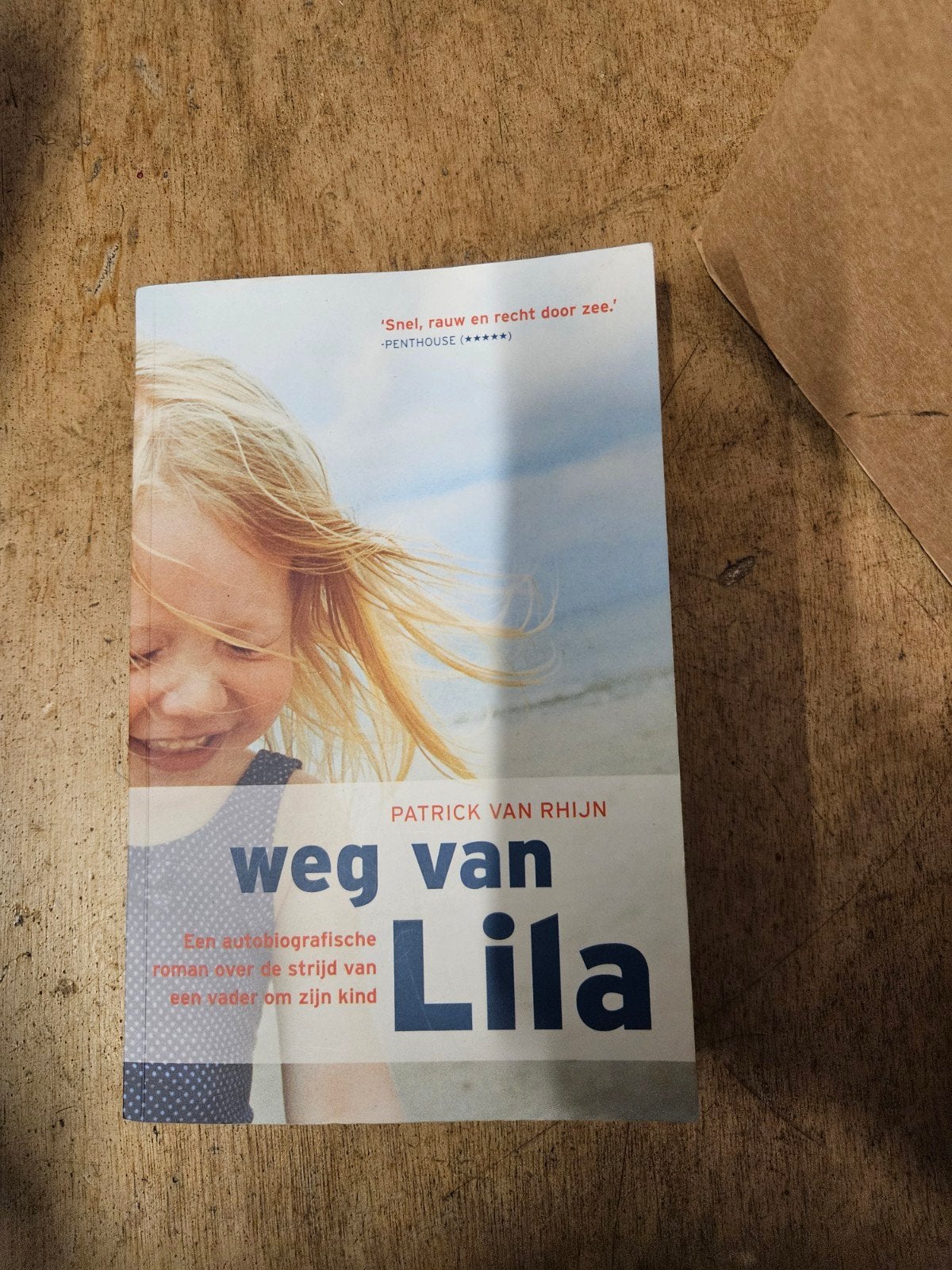 Weg van Lila - Patrick van Rhijn (Autobiografische roman), Ophalen of Verzenden, Zo goed als nieuw, Patrick van Rhijn