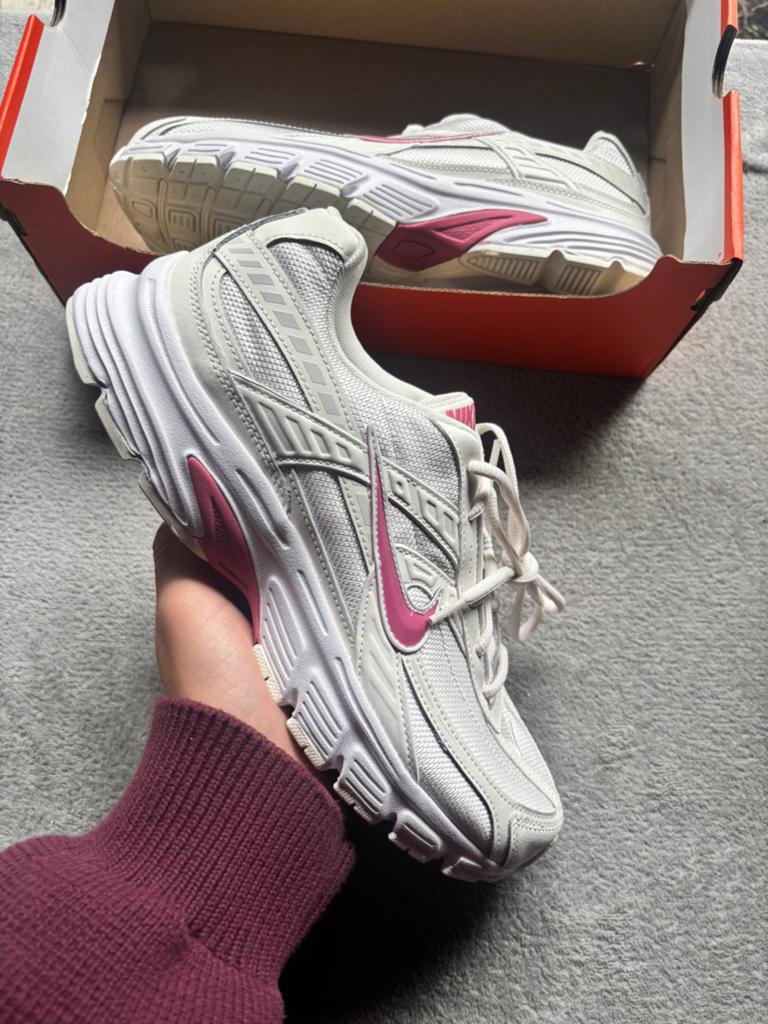Nike initiator sail phantom white - maat 44 - nieuw, J, Wit, Nieuw, Ophalen of Verzenden