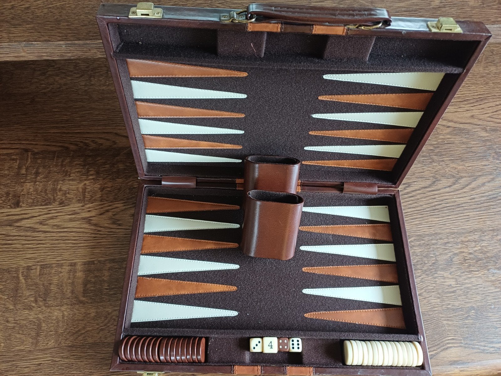 Luxe Backgammon Reisspel in Koffer, Een of twee spelers, Ophalen of Verzenden, Zo goed als nieuw, Reisspel