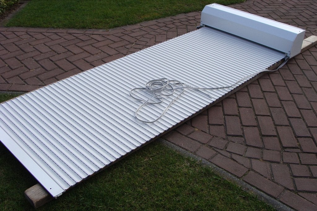 Te koop: Rolluiken  i.z.g.st.  en  set all-season banden, Gebruikt, 100 tot 150 cm, 200 cm of meer, Wit