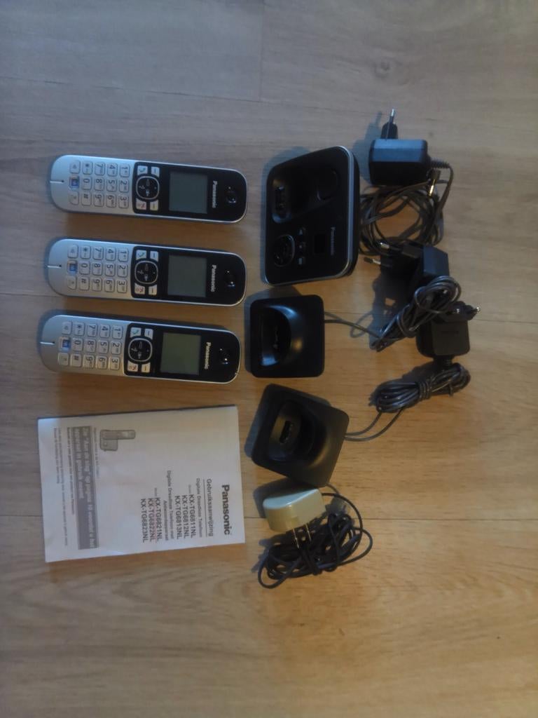 Digitale draadloze telefoon voor vaste telefonie, 3 handsets, Ophalen of Verzenden, Zo goed als nieuw, 3 handsets