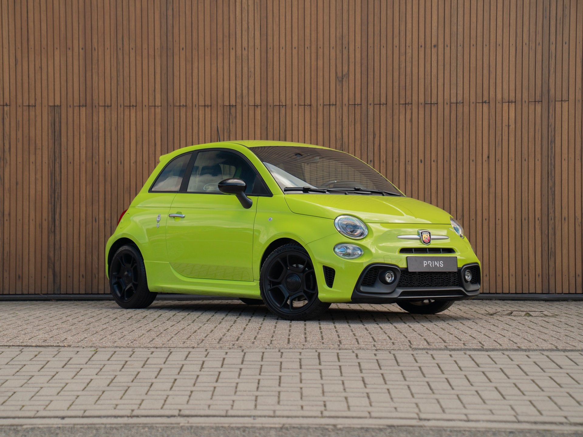 Abarth 500 1.4 T-Jet Abarth Turismo 70th Anniversary, Auto's, Abarth, Voorwielaandrijving, Dealer onderhouden, 15 km/l, Gebruikt