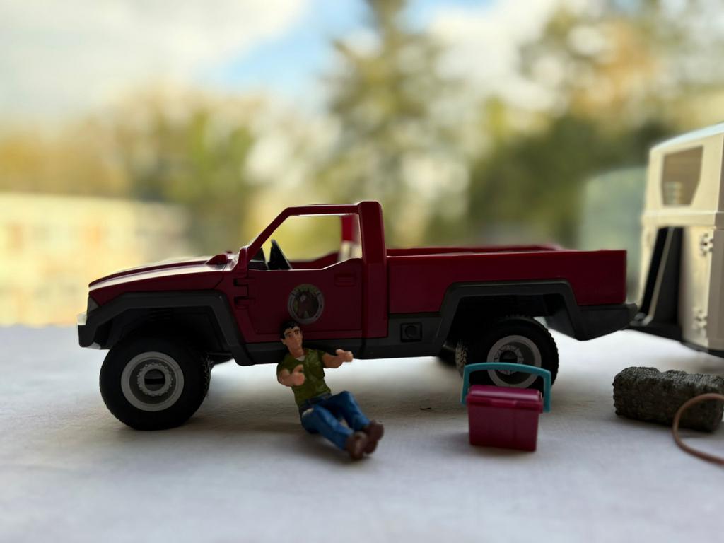Schleich Pick-up met paardentrailer en accessoires, Ophalen of Verzenden, Zo goed als nieuw