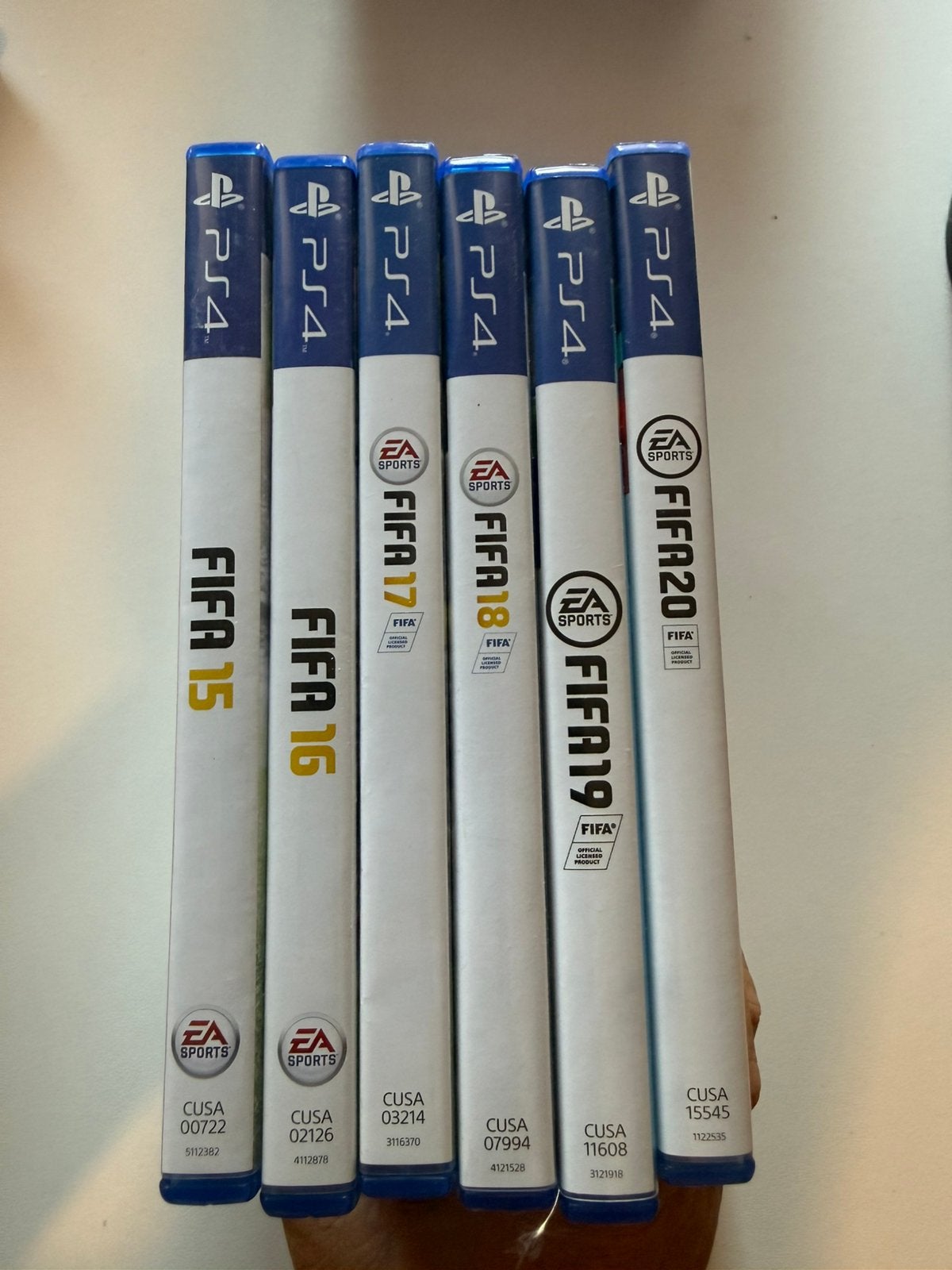 Fifa 15, 16, 17, 18, 19, 20 voor playstation 4, Ophalen, Zo goed als nieuw, Eén computer, Sport