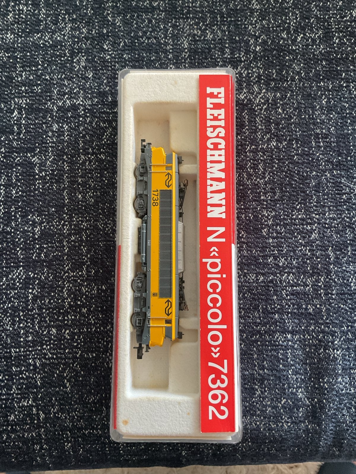 Fleischmann N Piccolo NS Locomotief 7362, Ophalen, Fleischmann, Zo goed als nieuw, Analoog