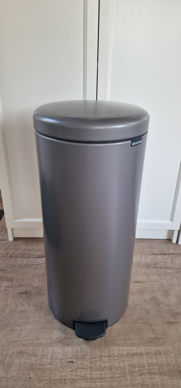 Brabantia prullenbak met pedaal - Zo goed als nieuw, Ophalen, Met pedaal, Metaal, 20 tot 30 liter