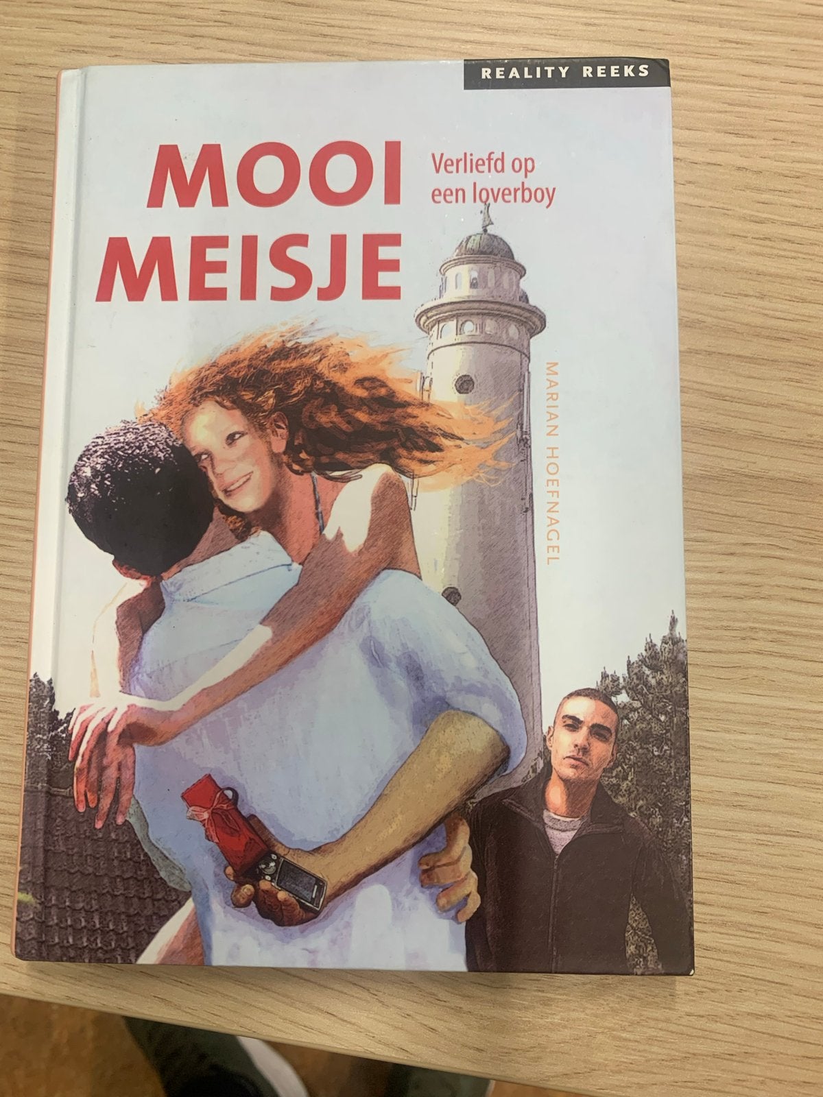 Mooi Meisje: Verliefd op een loverboy - Marian Hoefnagel, Ophalen of Verzenden, Gelezen, Fictie