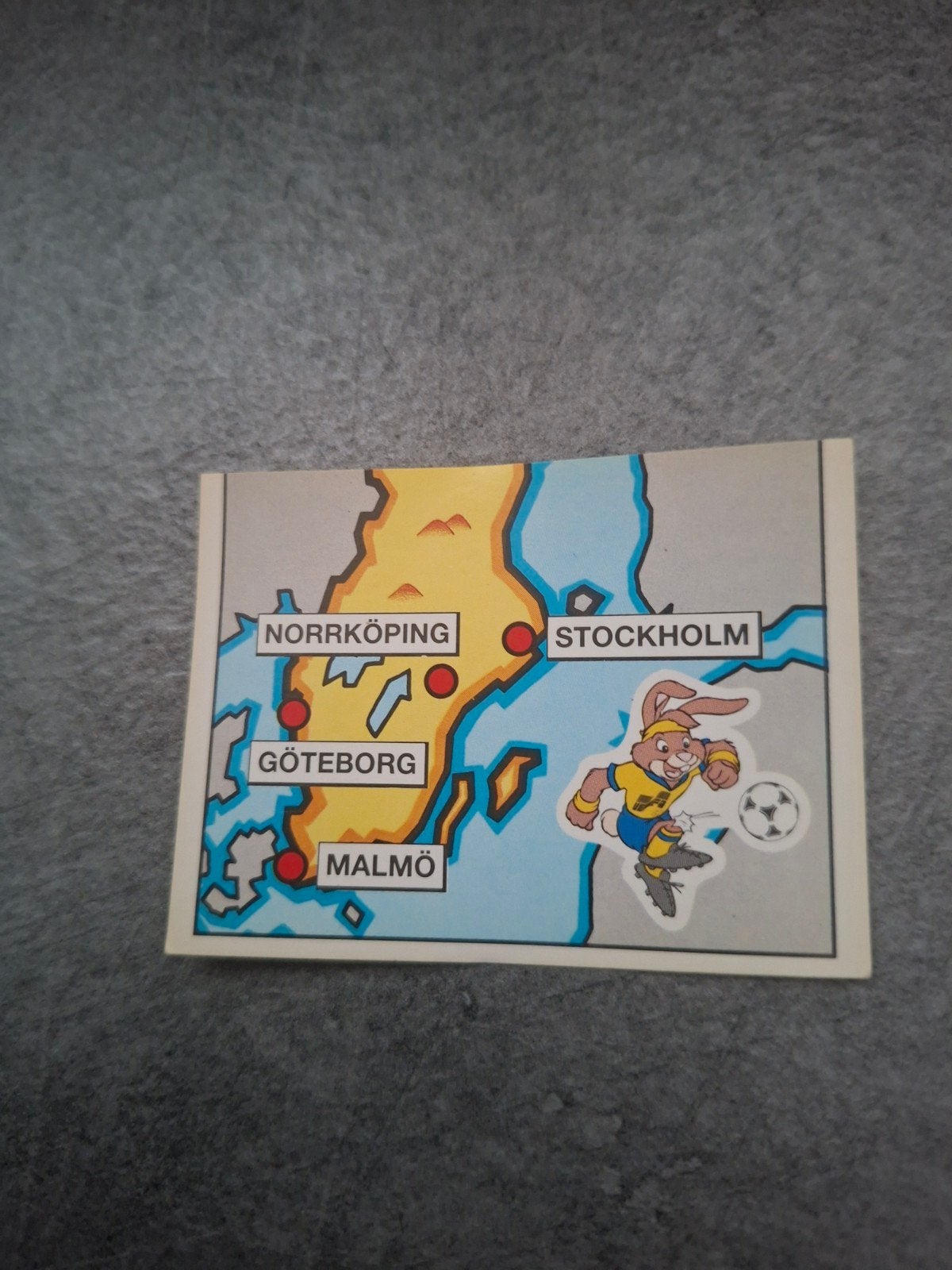 Panini sticker Euro 92 Zweden. Deel map steden EK., Ophalen of Verzenden, Zo goed als nieuw, Sticker