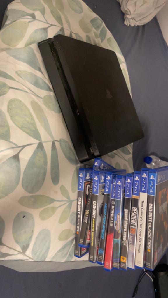 PS4 Slim met veel games - Recentelijk schoongemaakt, Ophalen of Verzenden, Gebruikt, Slim, Met games