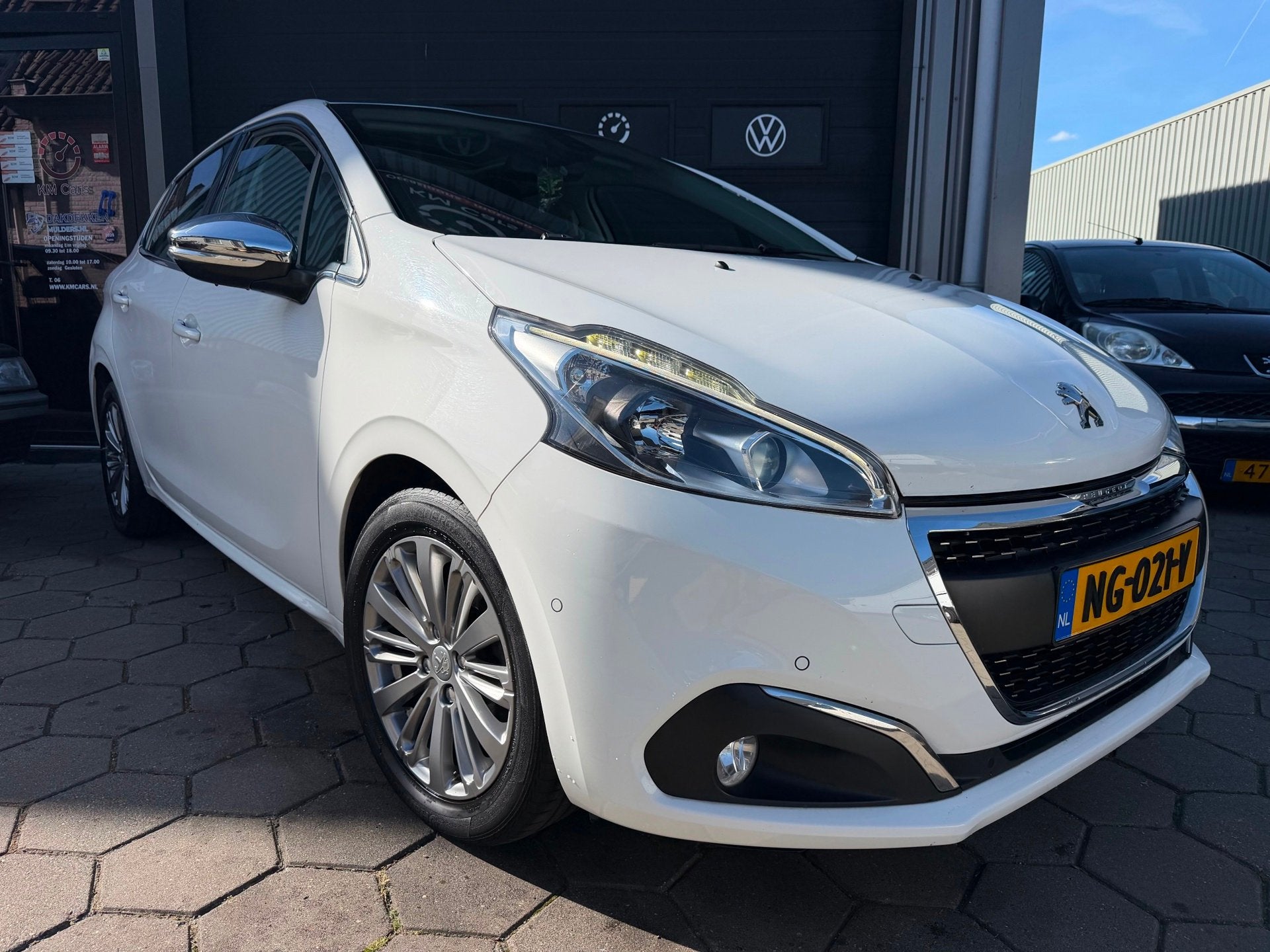 Peugeot 208 1.2 PureTech Blue Lease Premium - 1e Eigenaar -, Voorwielaandrijving, Dealer onderhouden, Stof, Gebruikt