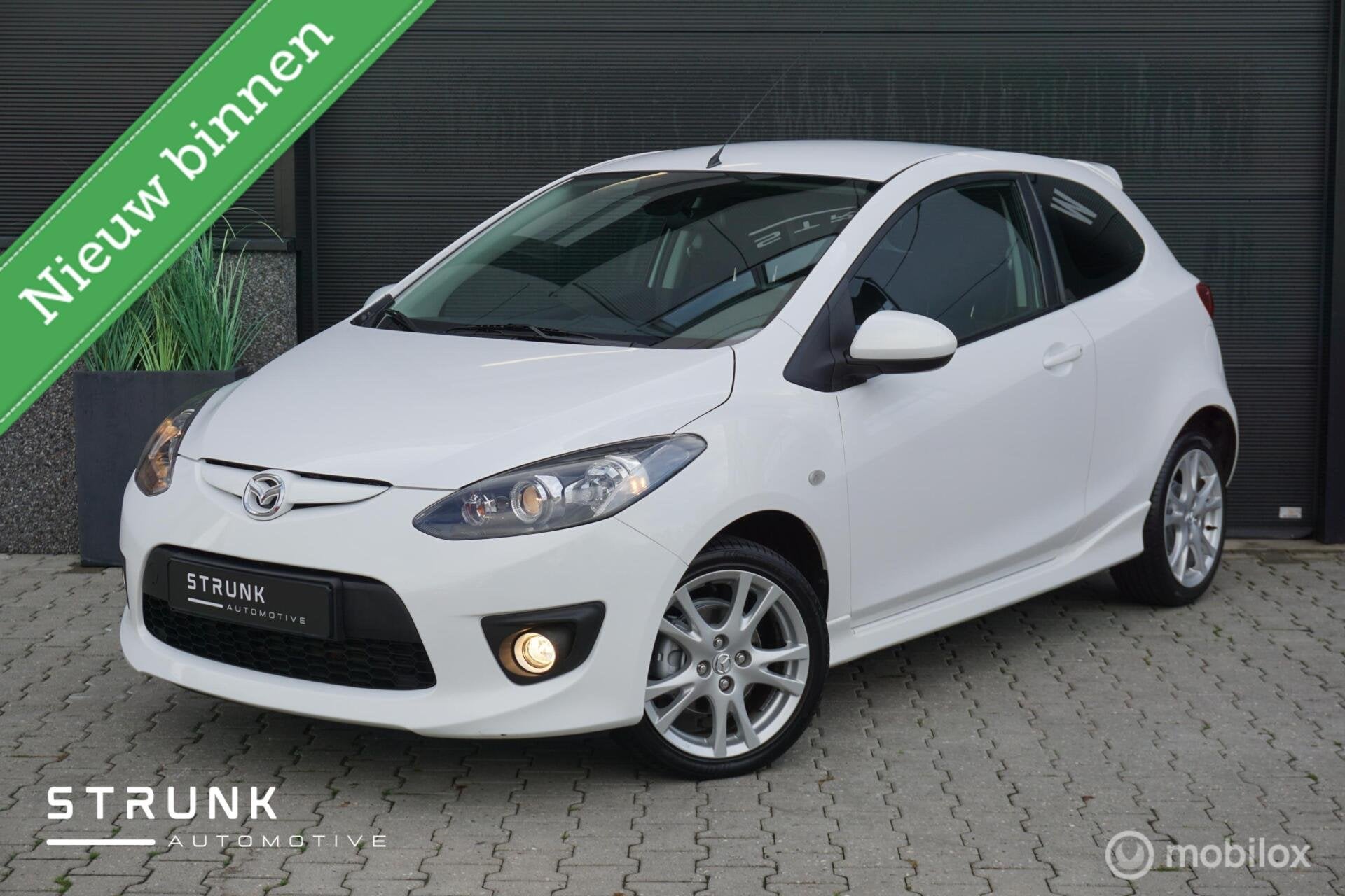 Mazda 2 1.3 GT-L Airco Wit Parelmoer Stoelverwarming LMV Cen, Auto's, Voorwielaandrijving, 86 pk, Gebruikt, 31 €/maand