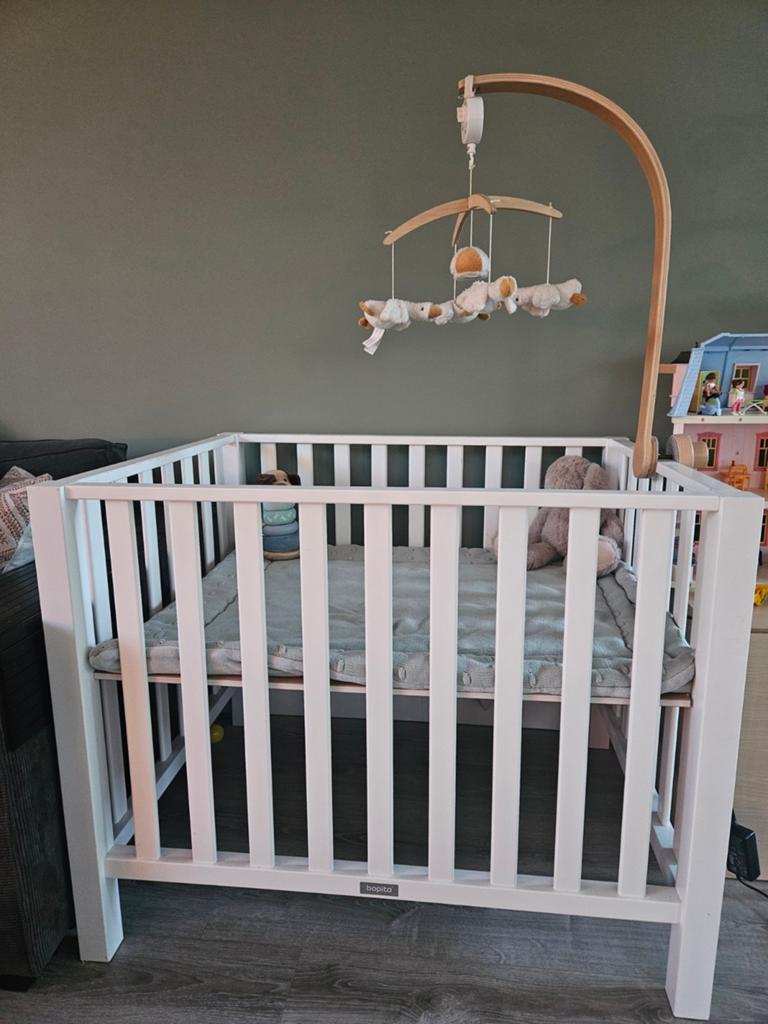 Bopita Box Brent Wit inclusief boxkleed, Kinderen en Baby's, Boxen, Ophalen, Zo goed als nieuw, Vierkant, In hoogte verstelbaar