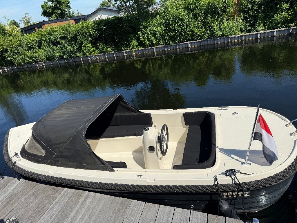 Onze prachtige sloep, tendersloep Admiral 575 XL is te koop, 15 pk, 1.00 - 1.50 meter, 45 cm, Rondzit