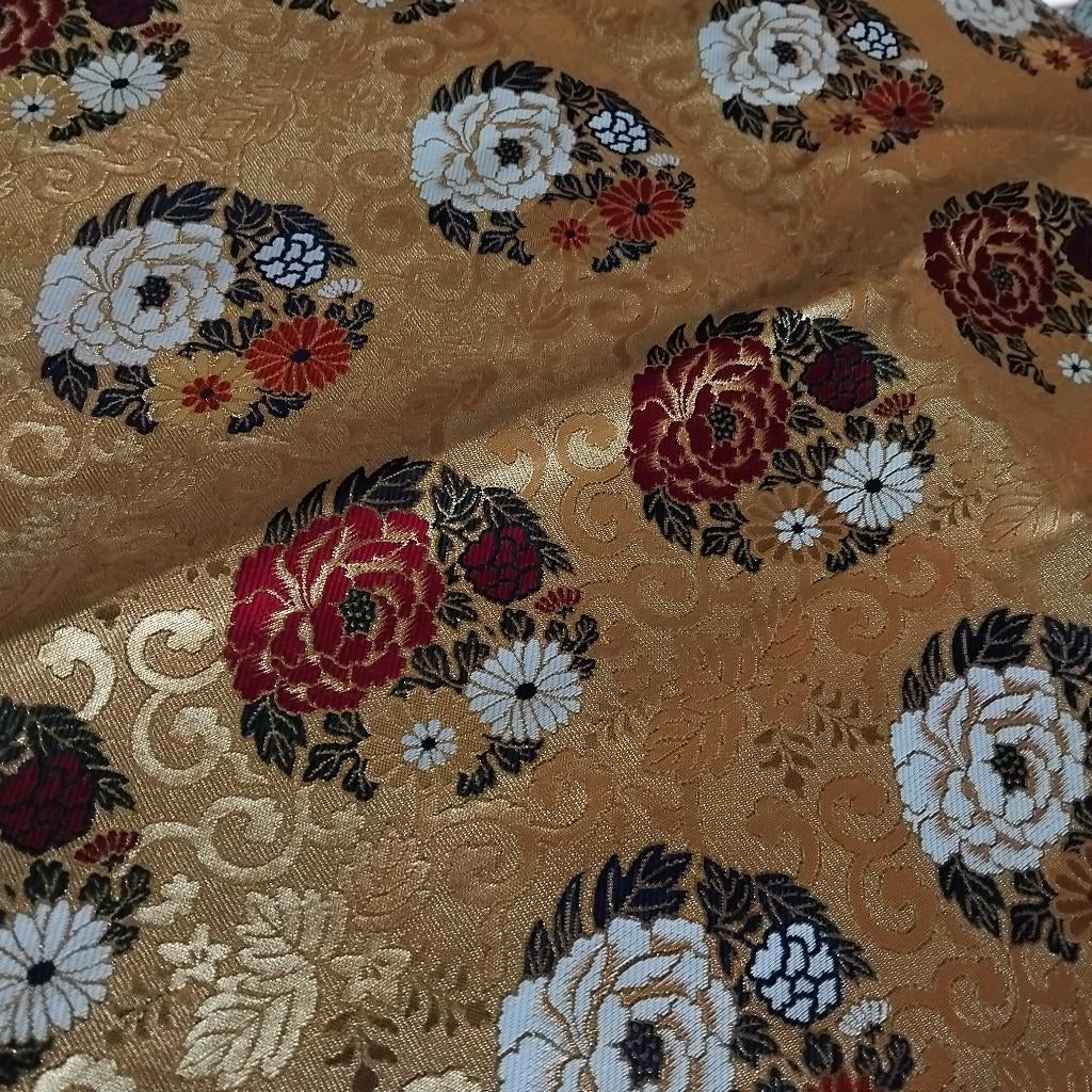 Japanse Boeddhisten goudbrokaat Kinran zijde vanaf 10cmx70cm, Overige kleuren, Verzenden, Zo goed als nieuw, 30 tot 120 cm