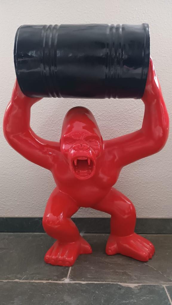 Nieuw Beeld Gorilla met Ton H63 x B47 cm Rood, Huis en Inrichting, Ophalen, Nieuw, Kunststof, Landelijk